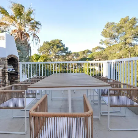 3 Bedroom Amazing In בית נופש Fréjus